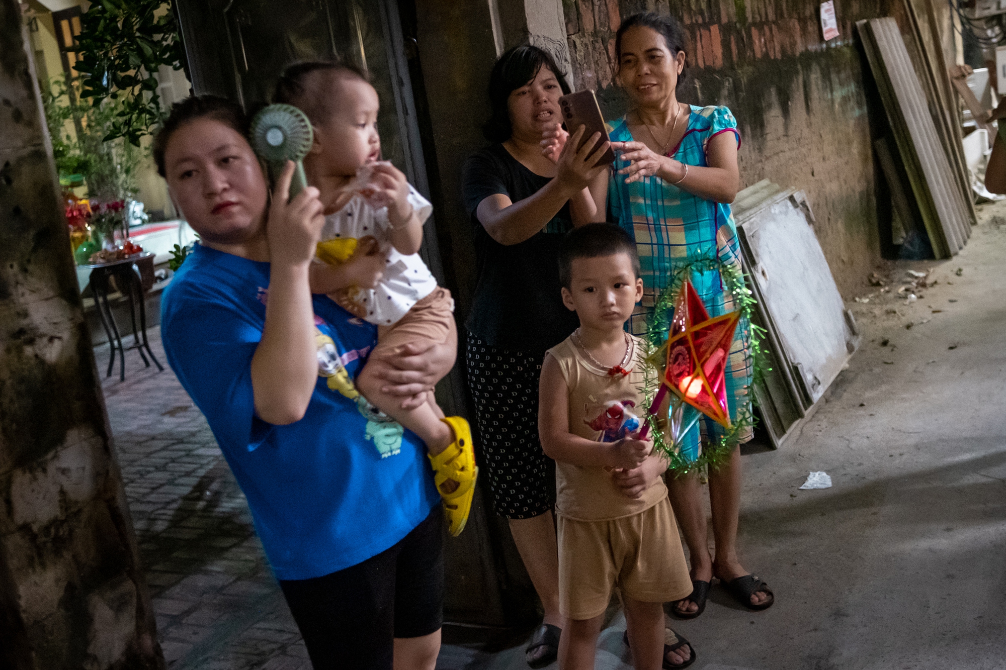 Về thôn Cao Hạ, xem đêm Trung Thu truyền thống ở Hà Nội vui cỡ này!- Ảnh 14.