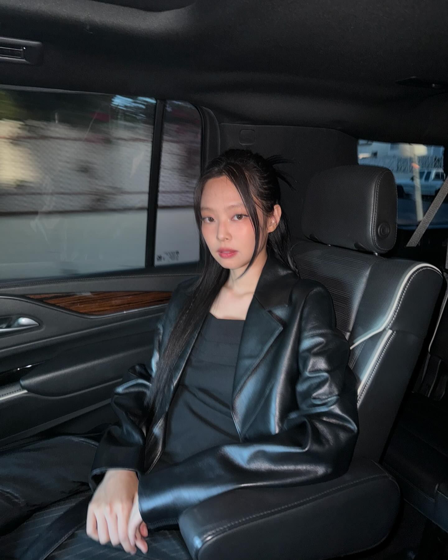 Bộ outfit đánh lừa 85 triệu của jennie