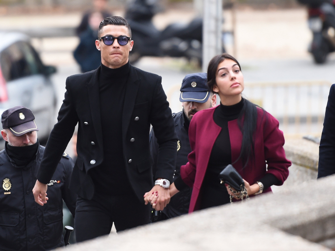 Bạn gái đẹp nhất khi nào, Ronaldo gây sốt với câu trả lời vừa tinh tế vừa tình cảm- Ảnh 1.