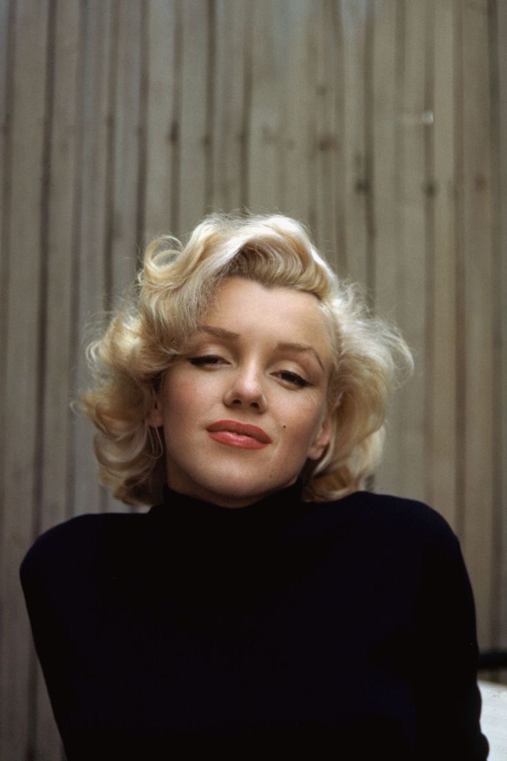 Tragen Sie Wachs auf Ihr ganzes Gesicht auf wie Marilyn Monroe, das Mädchen, das 19 Millionen Menschen begeisterte – Foto 4.