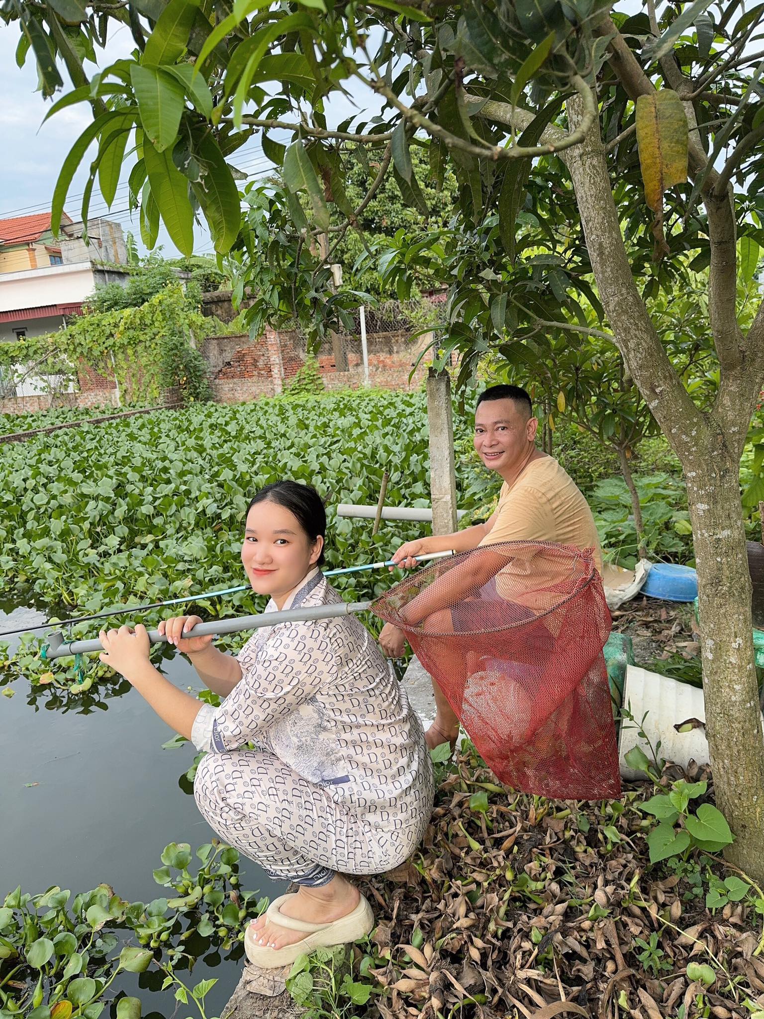 Cô gái Cao Bằng lấy "ông chú" hơn 20 tuổi tiết lộ chồng không giàu, thu nhập đủ sống, yêu vì chân thành- Ảnh 6.