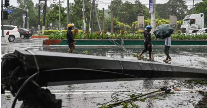 Bão Yagi đổ bộ Philippines gây lũ lụt nhiều thành phố, 4 người thiệt mạng- Ảnh 1.