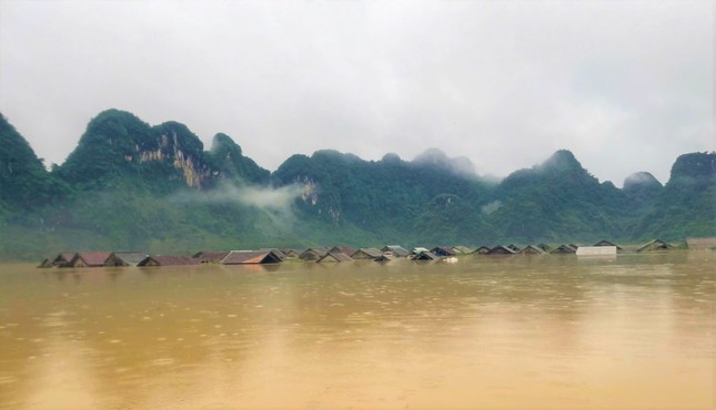 'Làng du lịch tốt nhất thế giới' ở Quảng Bình chìm trong biển nước- Ảnh 6.