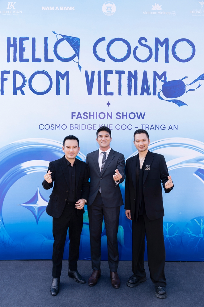 Die Schönheitskönigin besuchte die Show der Designerin Le Thanh Hoa, das Beste war die Rafting-Performance des First-Face-Trios – Foto 19.