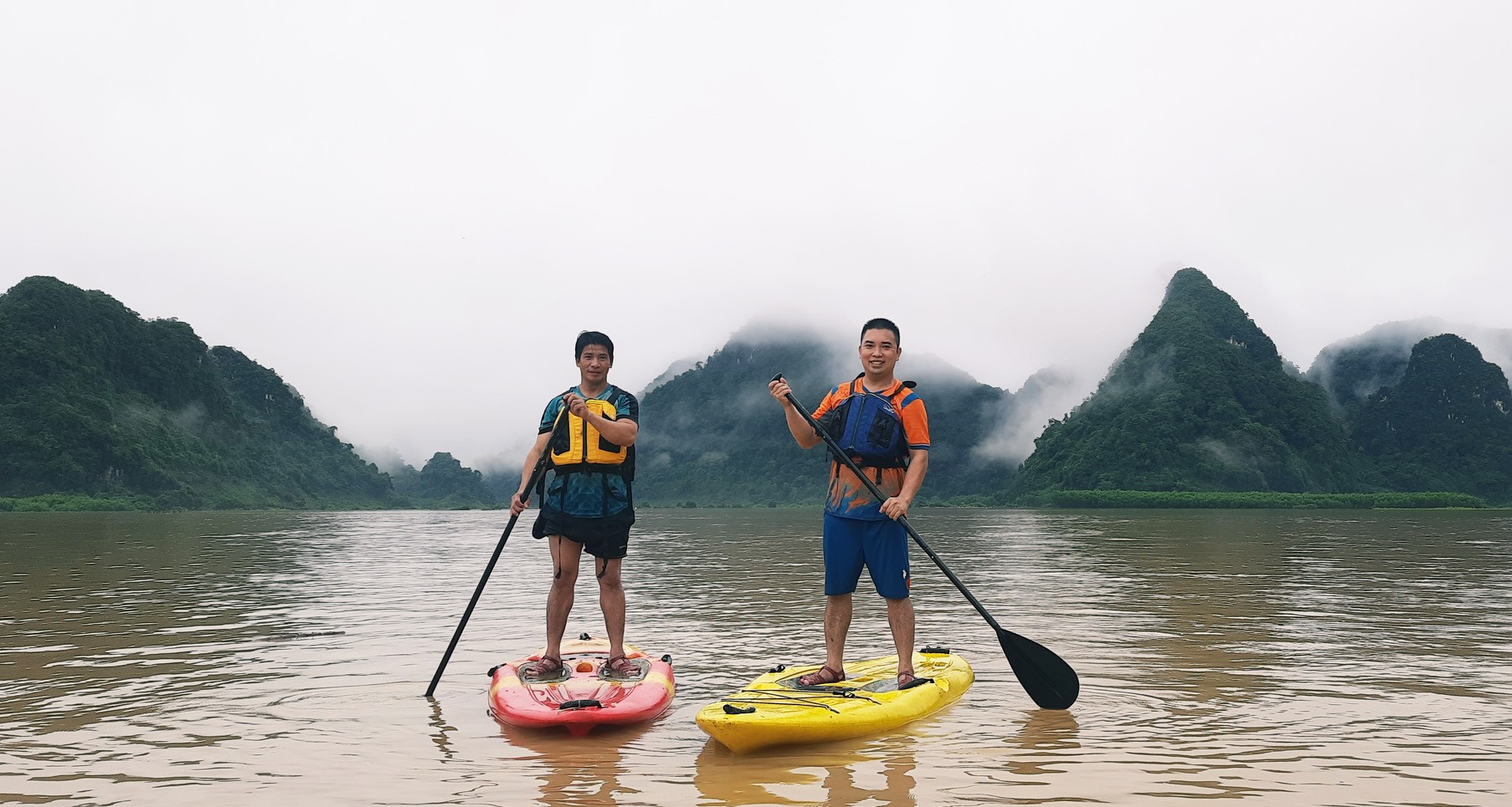 Ngắm 'làng du lịch tốt nhất thế giới' đẹp như tranh trong nước lũ- Ảnh 5.