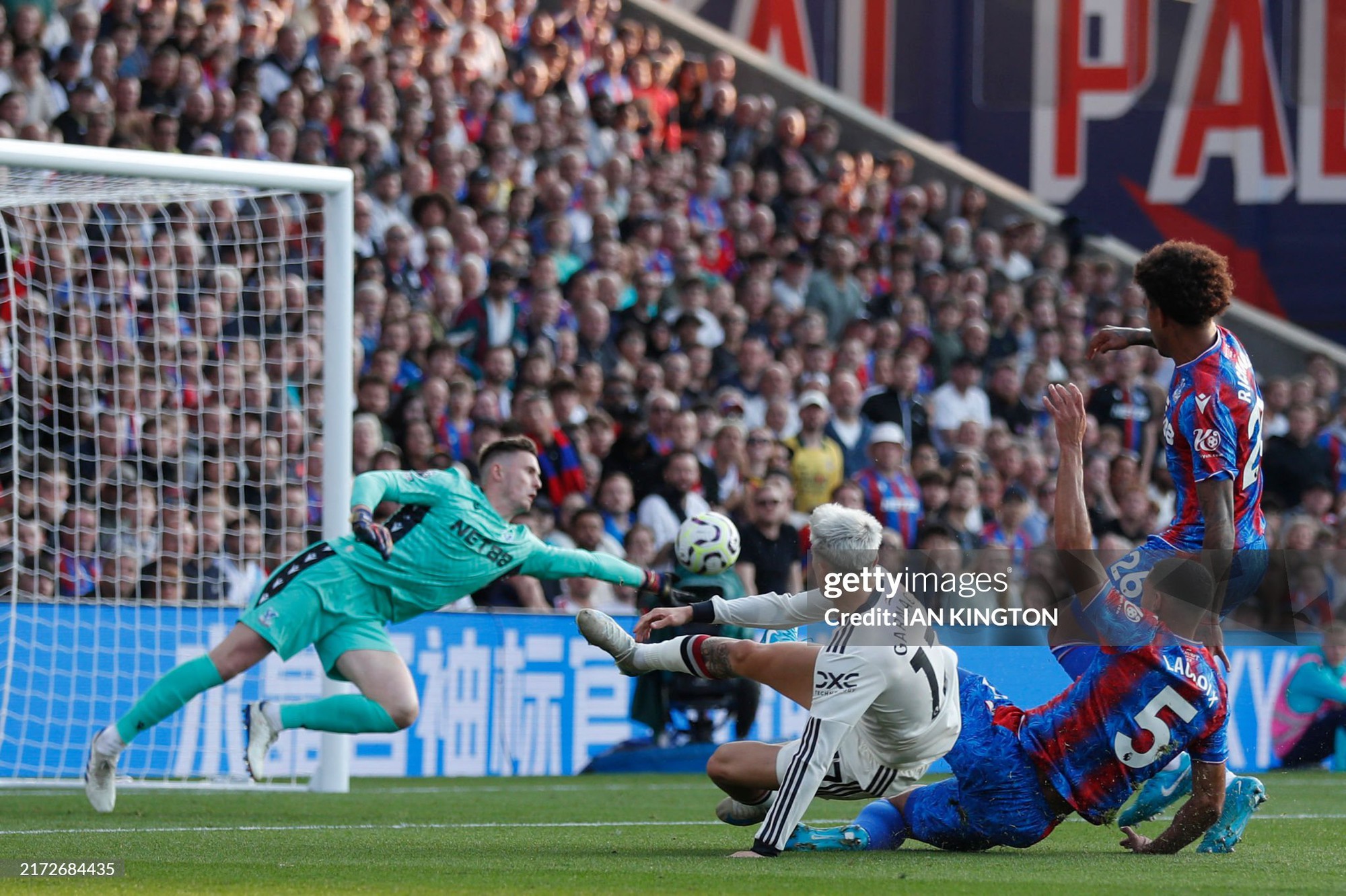 Dồn ép nghẹt thở, Man Utd vẫn rơi điểm đầy tiếc nuối trước "người cũ"- Ảnh 2.