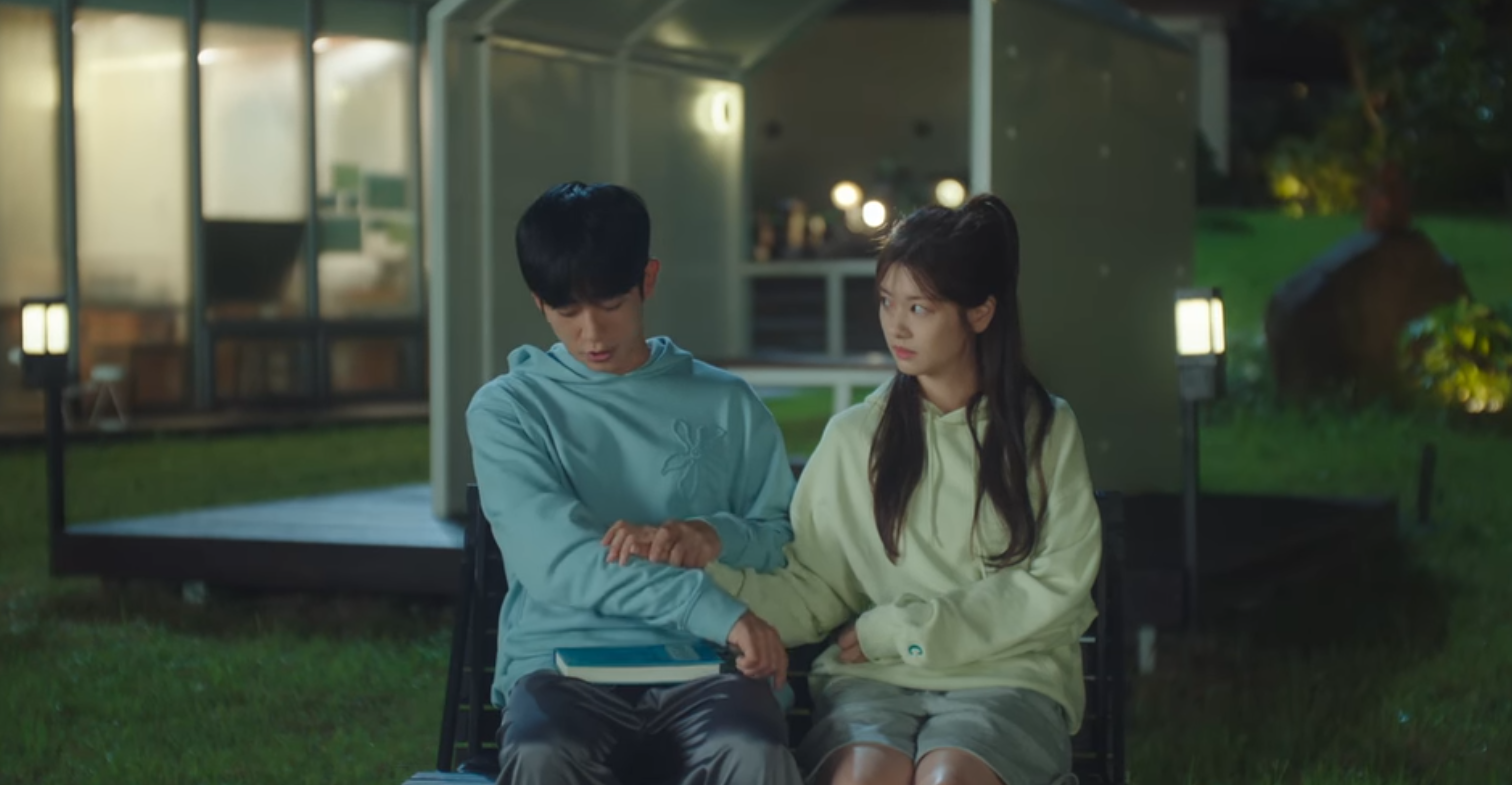 Love Next Door tập 12: Jung Hae In và Jung So Min có cảnh giường chiếu, netizen hú hét đòi cưới gấp- Ảnh 1.