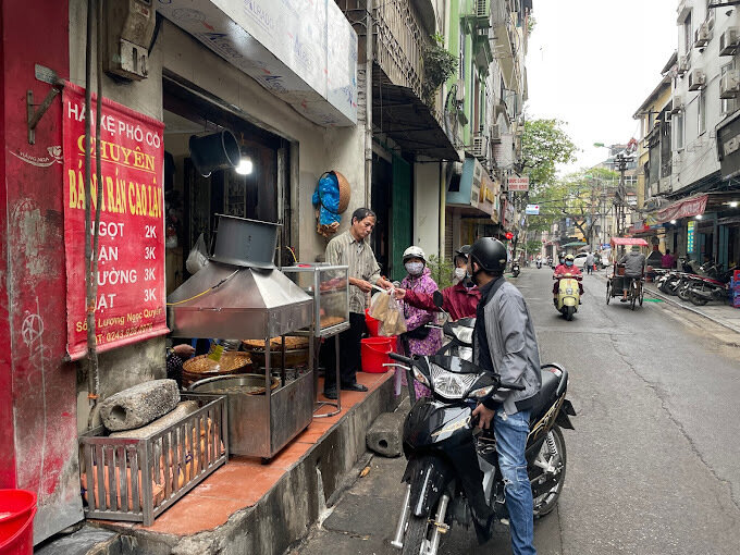 Những quán bánh rán ngon lâu năm tại Hà Nội- Ảnh 3.