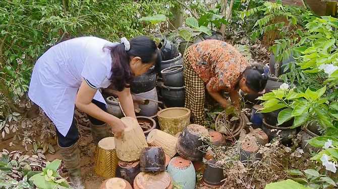 Ngành y tế Hà Nội tập trung xử lý môi trường, phòng chống dịch bệnh sau bão lũ- Ảnh 1.