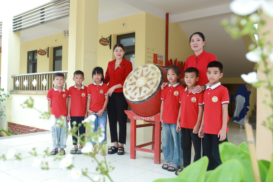 Học trò vùng "rốn lũ" Hà Nội phải đi học nhờ để kịp tiến độ chương trình- Ảnh 4.