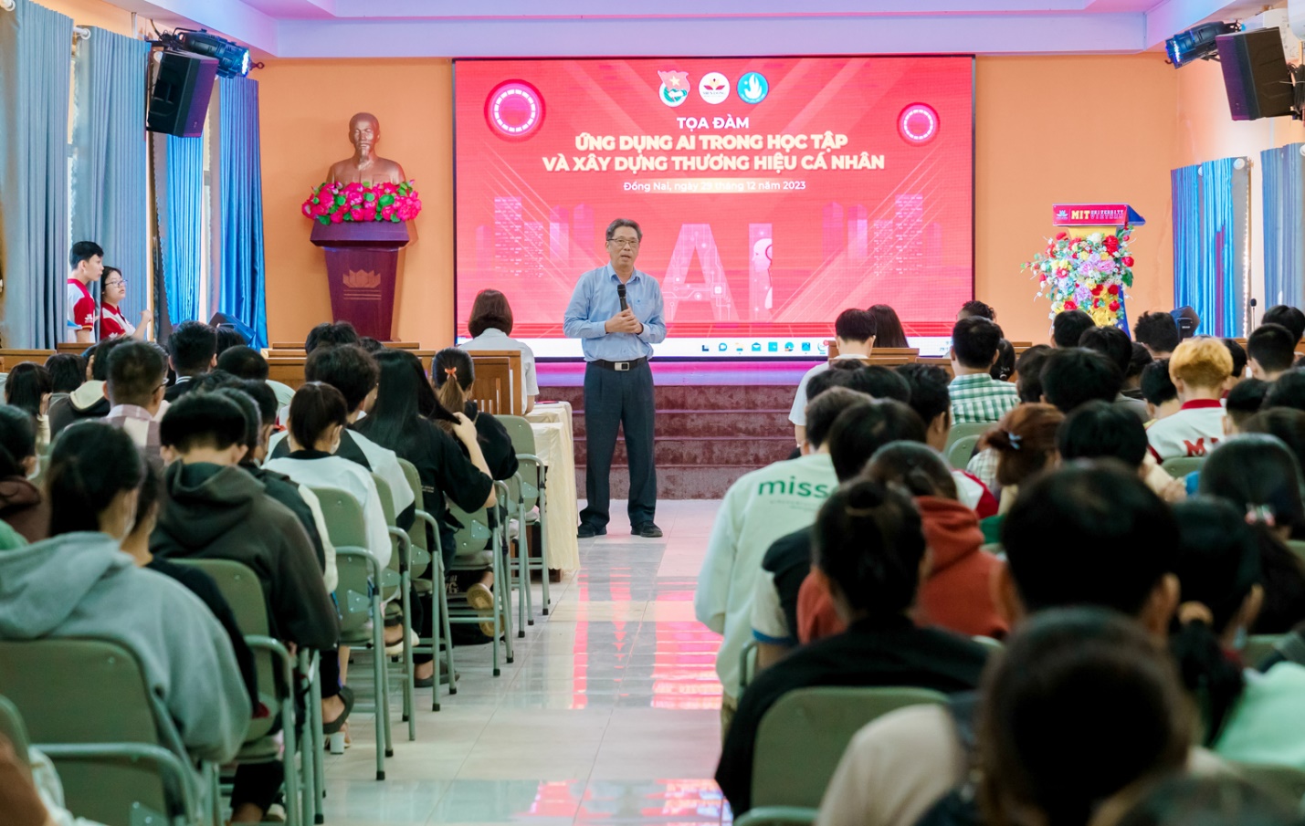 Sinh viên MIT UNI. - Sẵn sàng chinh phục tương lai với hành trang AI- Ảnh 1.