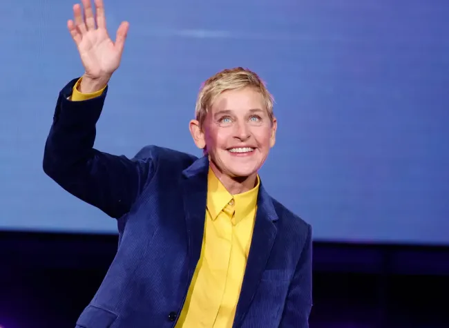 Ellen DeGeneres tuyệt vọng khi trở thành "người bị ghét nhất nước Mỹ"