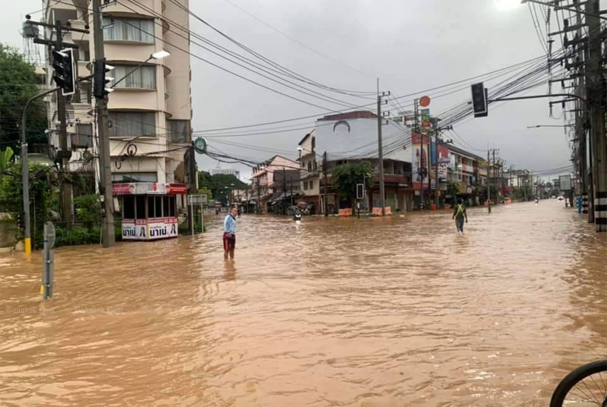 Lũ liên tục tràn về Chiang Mai (Thái Lan), nước ngập sâu tới 30 – 50 cm- Ảnh 1.