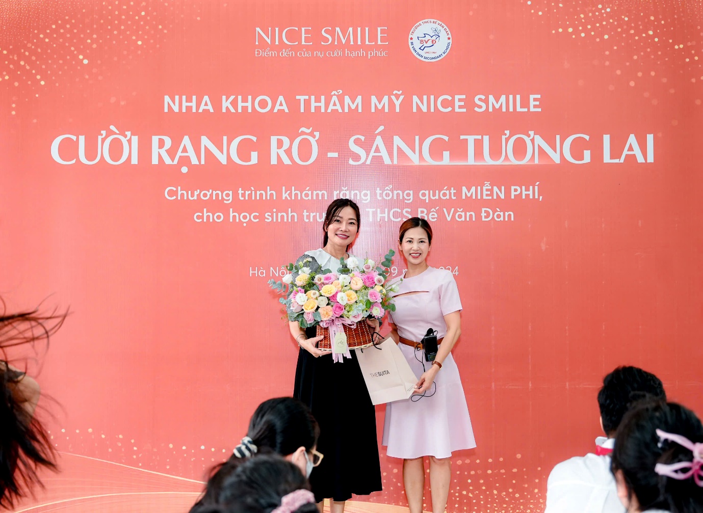 Nha khoa NICE SMILE triển khai chương trình “Cười rạng rỡ - sáng tương lai”- Ảnh 1.