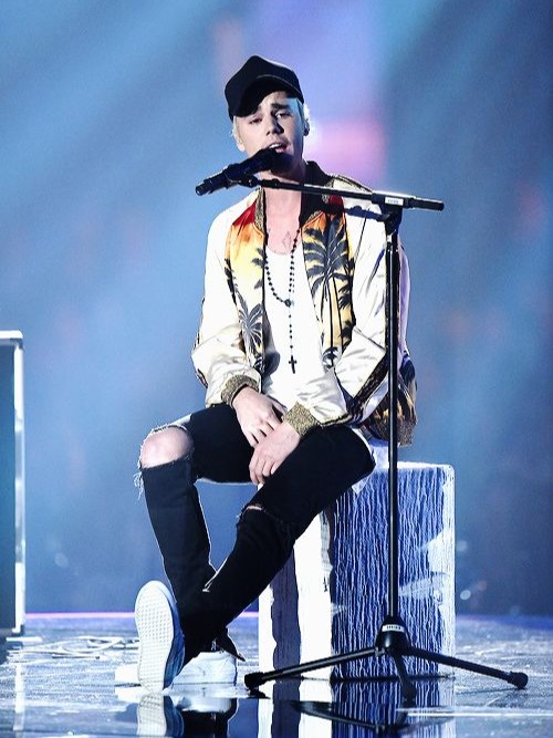 Thuyết âm mưu đằng sau việc Justin Bieber đổi style luộm thuộm là vì tổn thương trong quá khứ?- Ảnh 7.