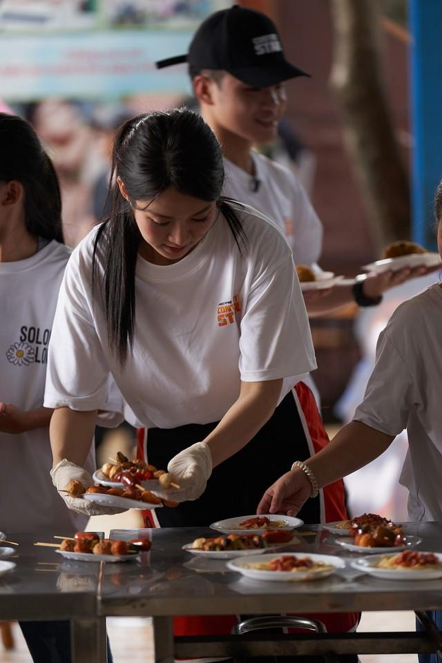 Hành trình "nấu ăn cho em" tràn năng lượng tích cực của Lê Bống, MisThy và dàn thí sinh Content Star- Ảnh 2.