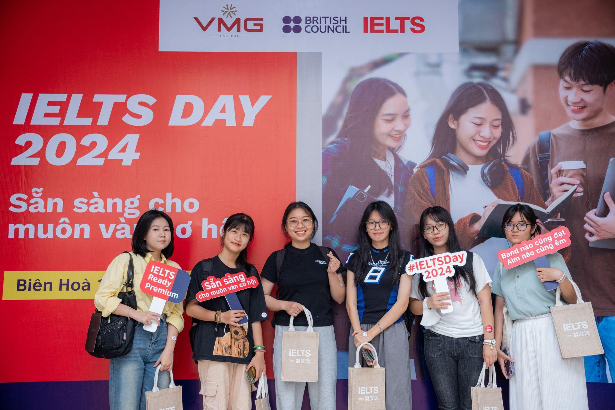 Hành trình xuyên Việt đầy ý nghĩa của IELTS Day 2024- Ảnh 1.