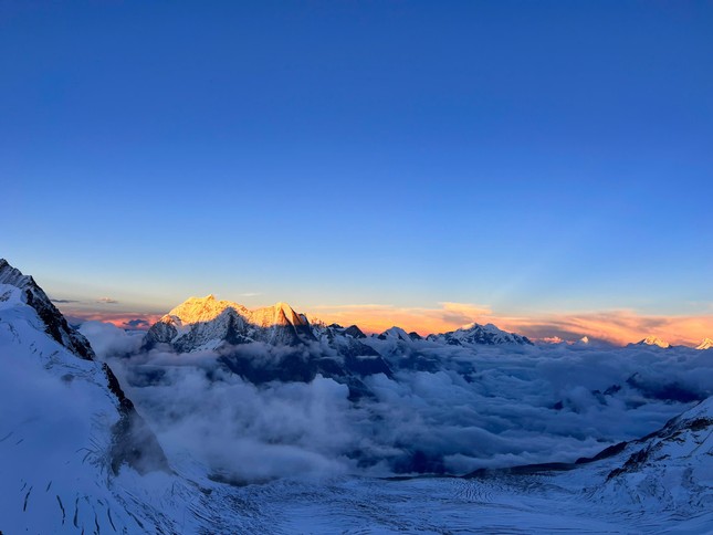 Người Việt Nam đầu tiên chinh phục đỉnh Manaslu cao 8.163m: 'Kì diệu nhất là cảm giác vượt qua chính mình'- Ảnh 5.