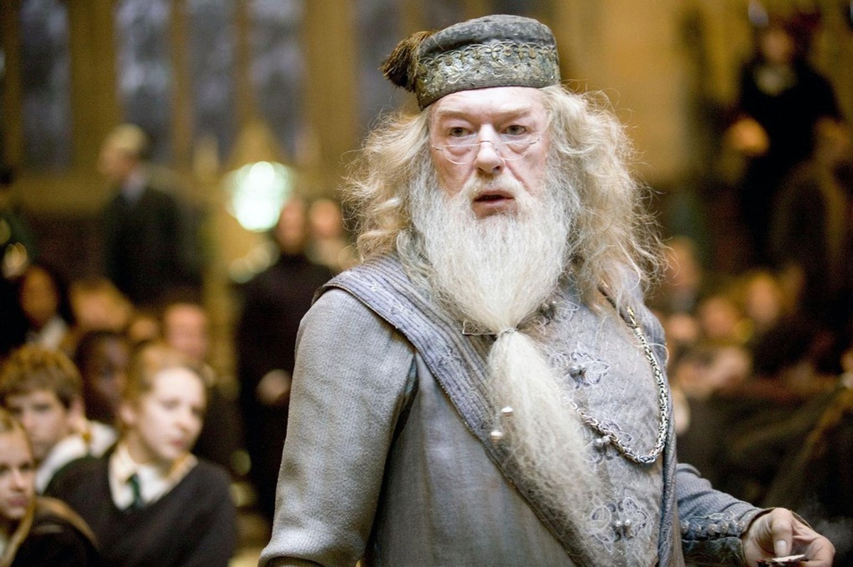 "Giáo sư McGonagall" và "Thầy Dumbledore" của Harry Potter đều mất cùng 1 ngày- Ảnh 6.