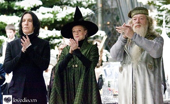 "Giáo sư McGonagall" và "Thầy Dumbledore" của Harry Potter đều mất cùng 1 ngày- Ảnh 2.