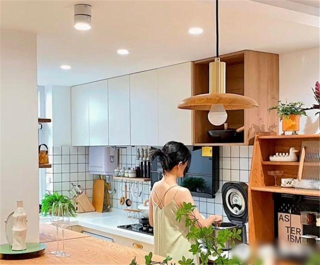 Cô gái tiết kiệm tiền 10 năm để mua bằng được căn nhà tồi tàn rộng 48m2, lý do gây kinh ngạc- Ảnh 10.