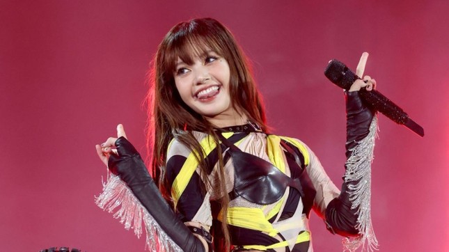 Lisa (BlackPink) bị chỉ trích- Ảnh 1.