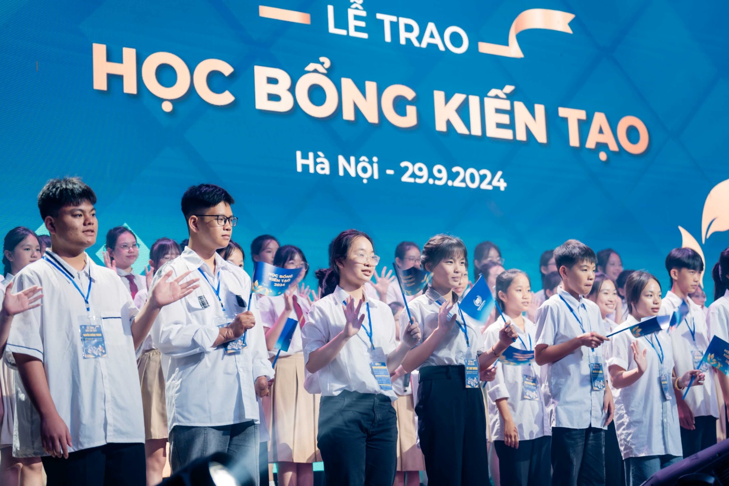 Vinschool trao học bổng kiến tạo cho 30 học sinh xuất sắc vượt khó- Ảnh 2.