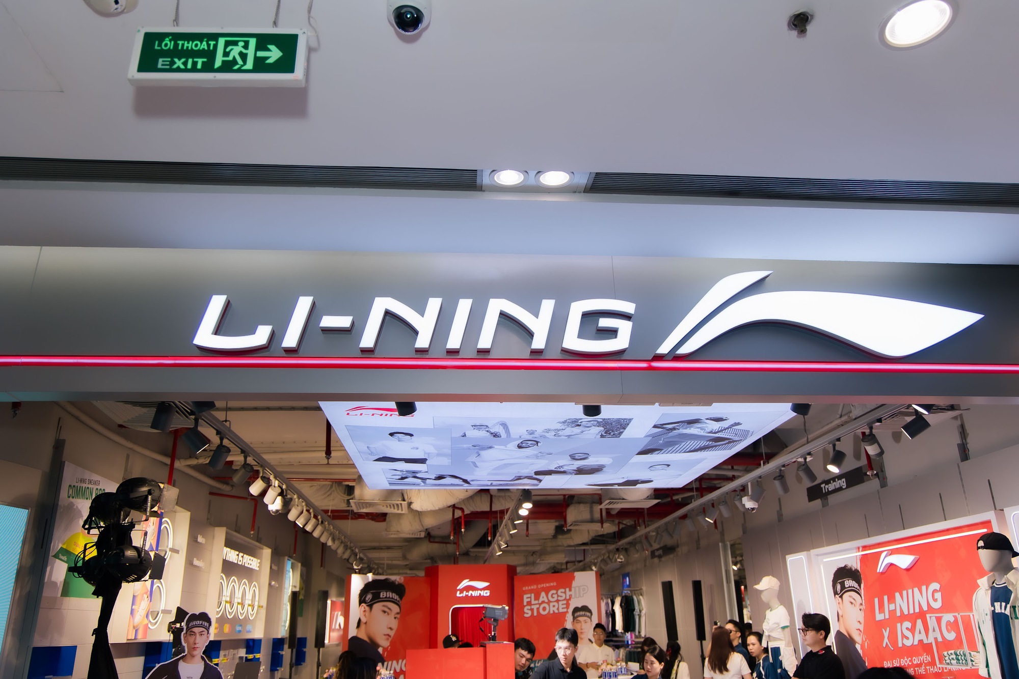 Li-Ning cùng Đại sứ thương hiệu Isaac “bùng nổ” chất riêng, thổi bùng tinh thần thể thao- Ảnh 3.