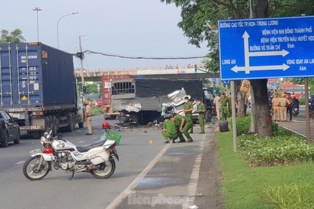 Nguyên nhân vụ tai nạn liên hoàn làm 2 người chết ở cửa ngõ TPHCM- Ảnh 2.