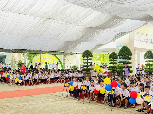 Lý do đặc biệt khiến Đà Nẵng cấm thả bóng bay trong lễ khai giảng- Ảnh 1.