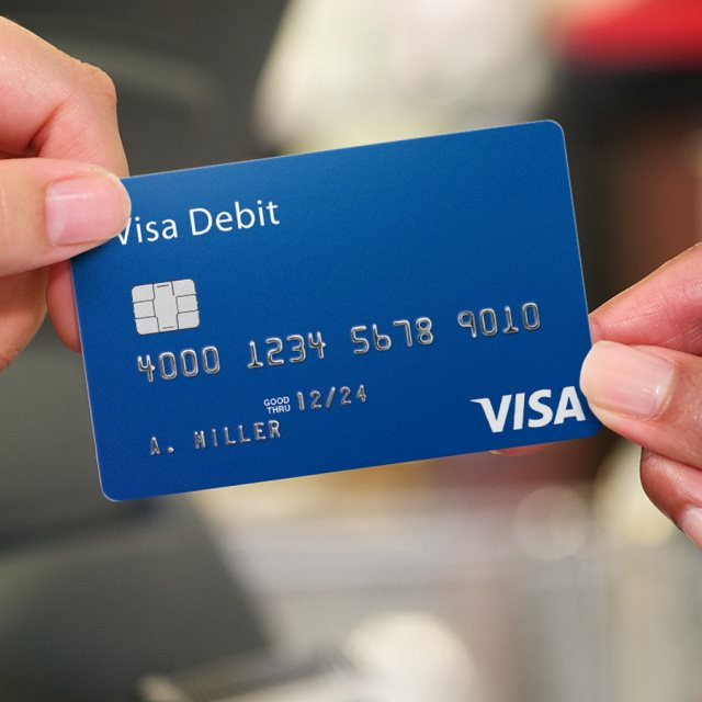 Hoang mang: Thẻ Visa Debit tự động phát sinh nhiều giao dịch giữa đêm, tổng số tiền bị trừ lên tới hơn 40 triệu!- Ảnh 1.