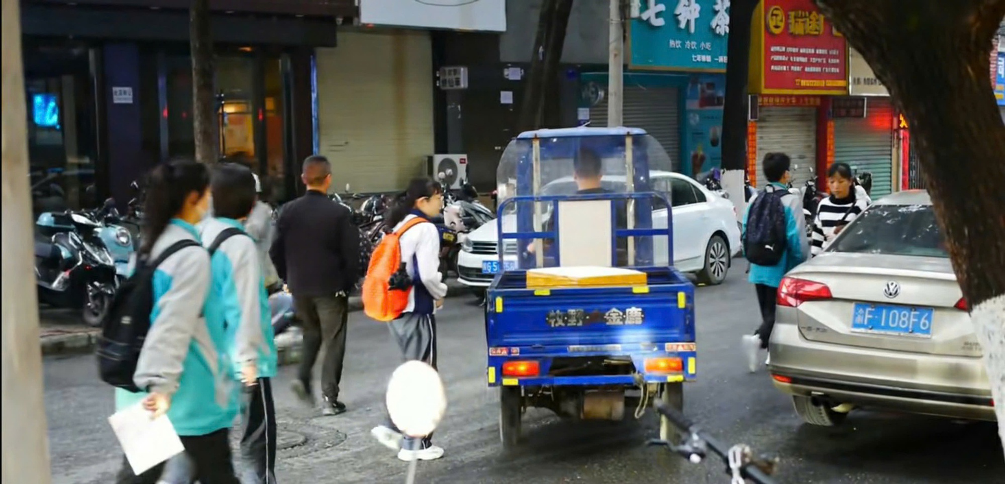 Tôi bán hàng ăn sáng, thu nhập ngót 100 trăm triệu đồng/tháng: “Nghề nghiệp không phân cao thấp, chăm chỉ ắt có thành tựu”- Ảnh 15.