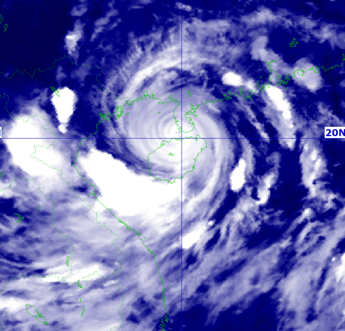 Tin bão số 3 mới nhất: Chỉ giảm 1 cấp khi vượt qua đảo Hải Nam, còn cách Quảng Ninh hơn 300km- Ảnh 1.