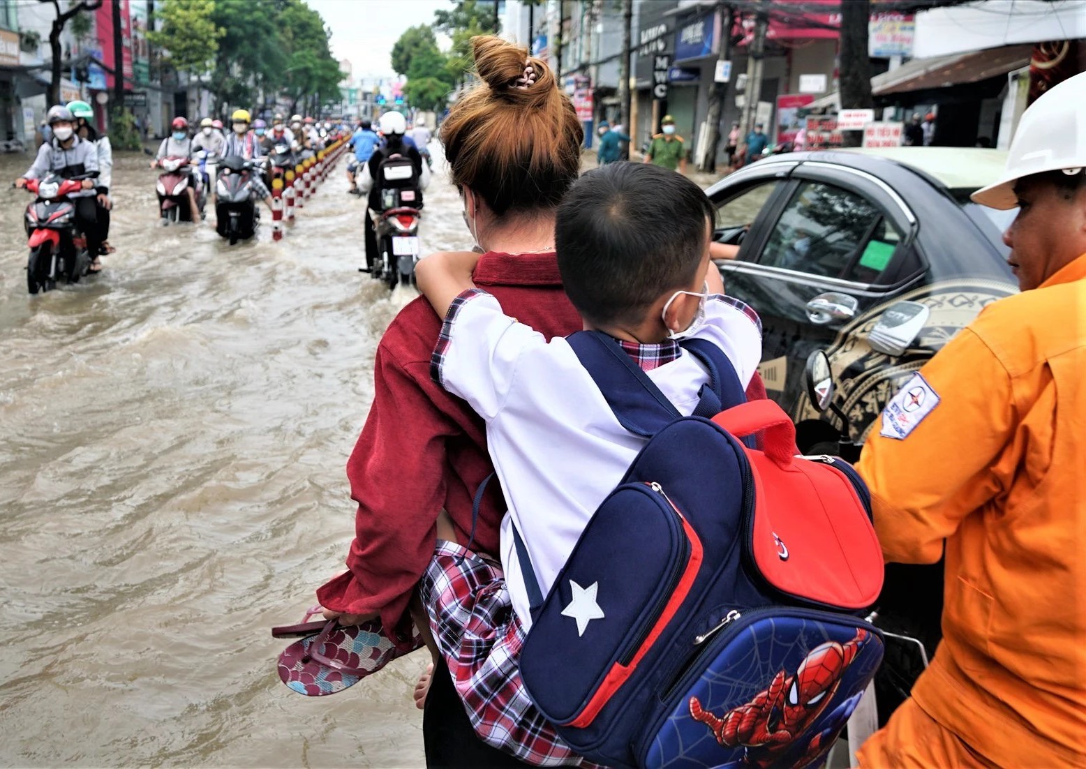 CẬP NHẬT: Ít nhất 16 địa phương cho học sinh nghỉ học để tránh siêu bão Yagi- Ảnh 1.