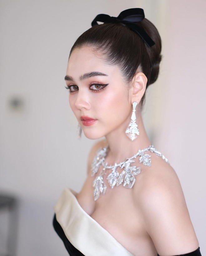 Mỹ nhân kiếm tiền giỏi nhất showbiz 20 năm chưa từng thất bại, thần thái ngút ngàn ai cũng si mê- Ảnh 2.