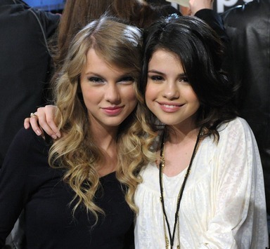 Selena Gomez stopped hanging out with Taylor Swift? - Photo 3.