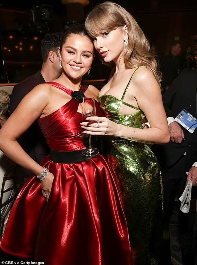 Selena Gomez stopped hanging out with Taylor Swift? - Photo 1.