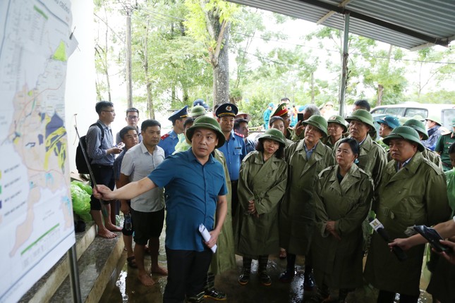 Bí thư Hà Nội: Không để xảy ra khan, thiếu hàng, tăng giá đột biến sau bão- Ảnh 1.