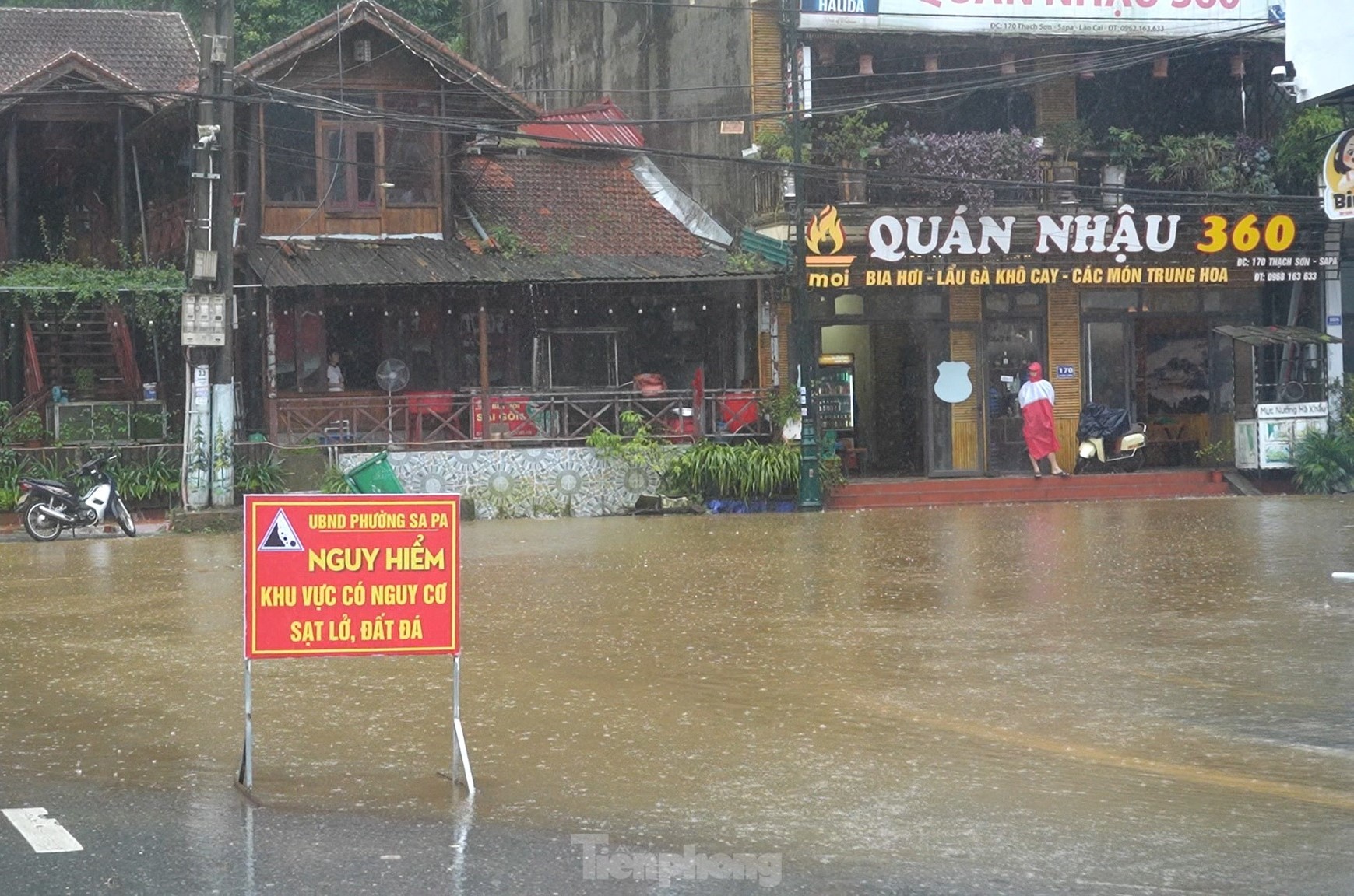 Ngập &uacute;ng, sạt lở, giao th&ocirc;ng &aacute;ch tắc cục bộ ở Sa Pa- Ảnh 1.