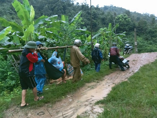 Xuyên đêm đối phó với bão lũ ở Lạng Sơn- Ảnh 8.