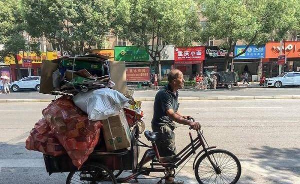 Cụ ông mang theo 730 triệu vào lò hỏa thiêu: Hai con trai biết chuyện thì đã quá muộn- Ảnh 2.