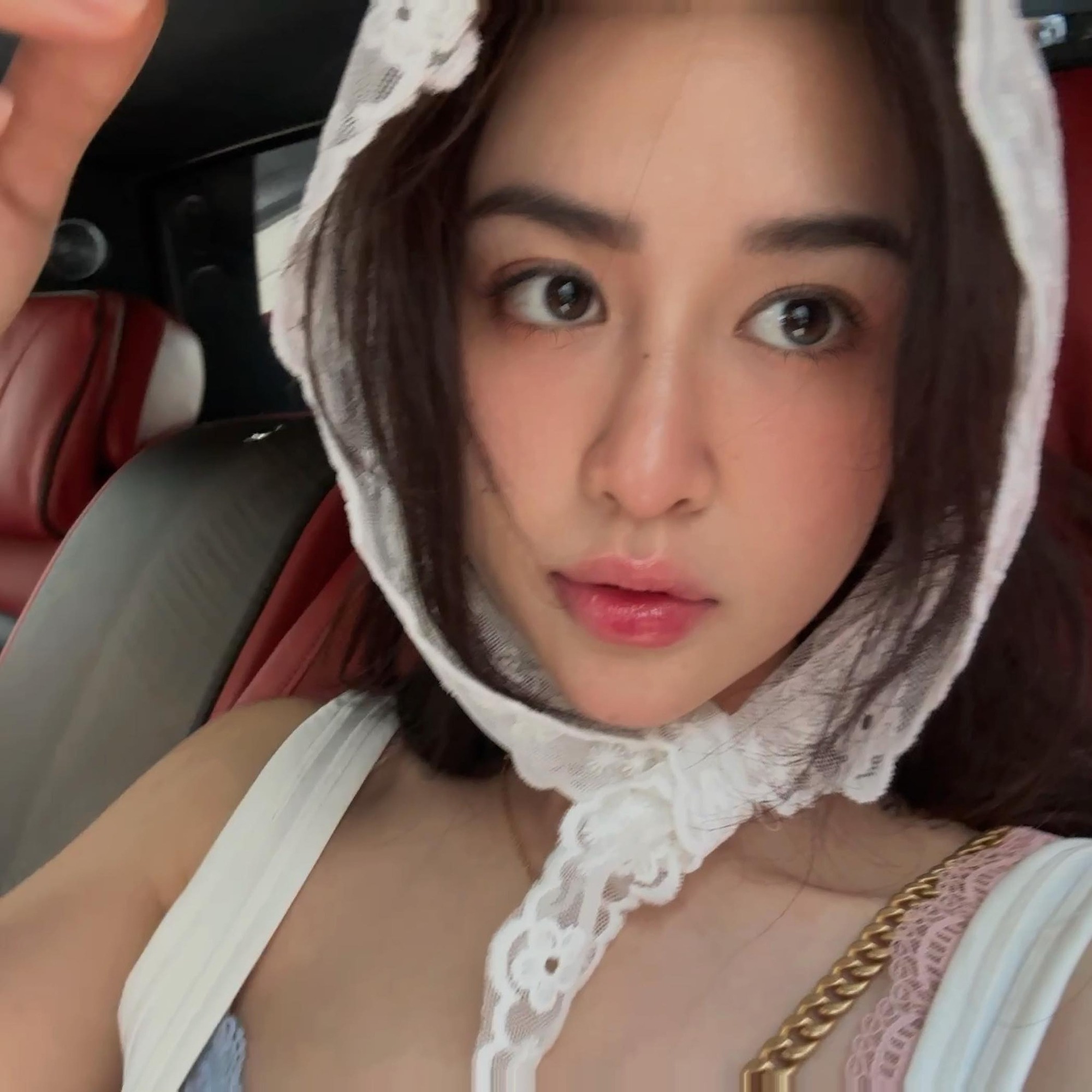 Mỹ nhân trong phim Mai gượng gạo hẹn hò với thiếu gia 2k2- Ảnh 6.