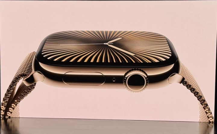 Apple Watch series 10: Kích thước lớn hơn, 3 phiên bản màu titan mới- Ảnh 1. Apple Watch series 10: Kích thước lớn hơn, 3 phiên bản màu titan mới- Ảnh 1.