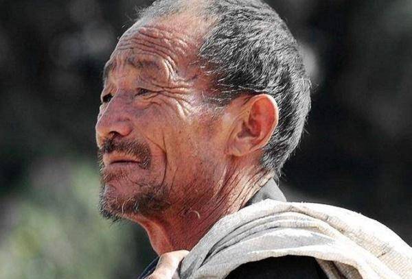 Cụ ông mang theo 730 triệu vào lò hỏa thiêu: Hai con trai biết chuyện thì đã quá muộn- Ảnh 1.