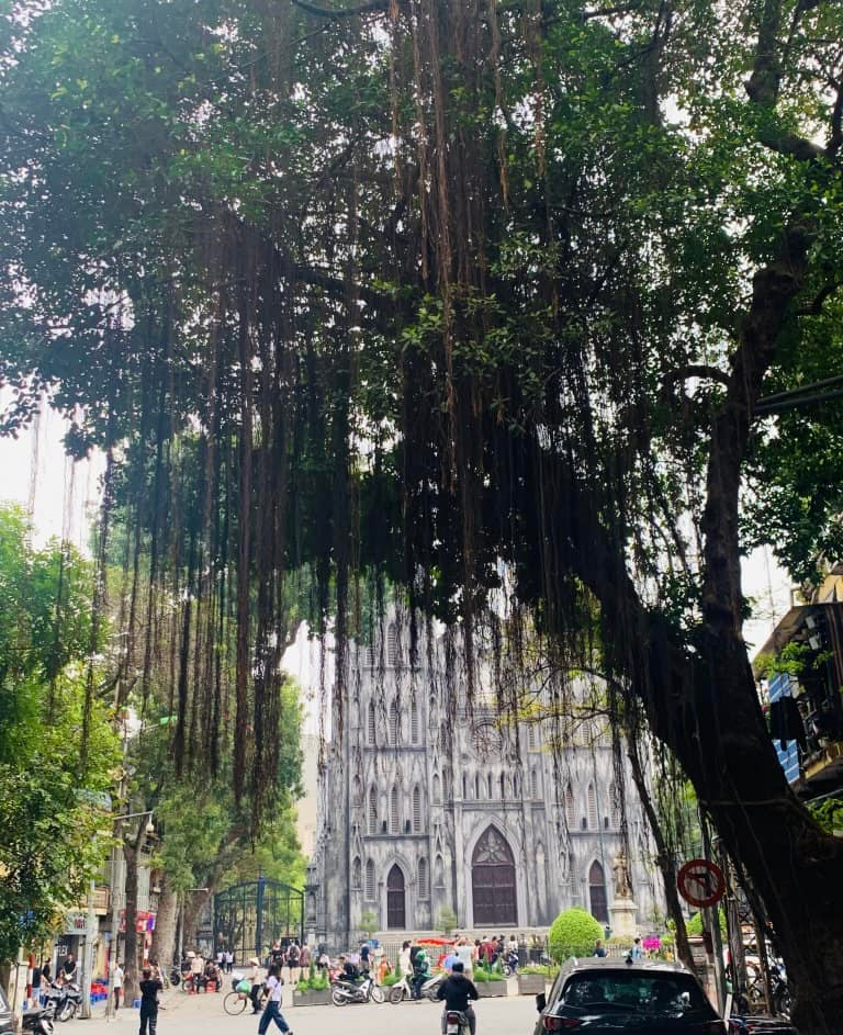 Con đường của những "n&agrave;ng thơ" ở H&agrave; Nội tan hoang sau b&atilde;o Yagi- Ảnh 12.