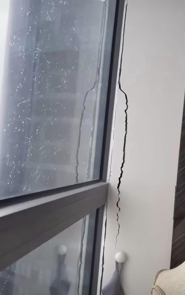 V&igrave; sao nhiều chung cư H&agrave; Nội bị nứt tường, vỡ k&iacute;nh trong b&atilde;o số 3?- Ảnh 1.