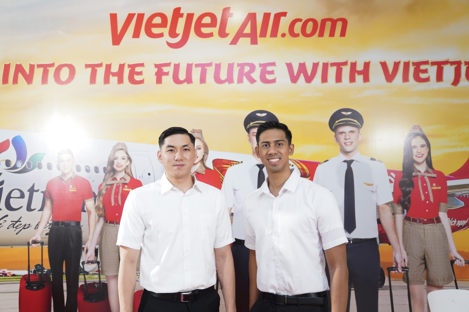 Kh&ocirc;ng kh&iacute; rộn r&agrave;ng c&oacute; 1-0-2 tại ng&agrave;y hội tuyển dụng lớn nhất Vietjet năm 2024- Ảnh 2.