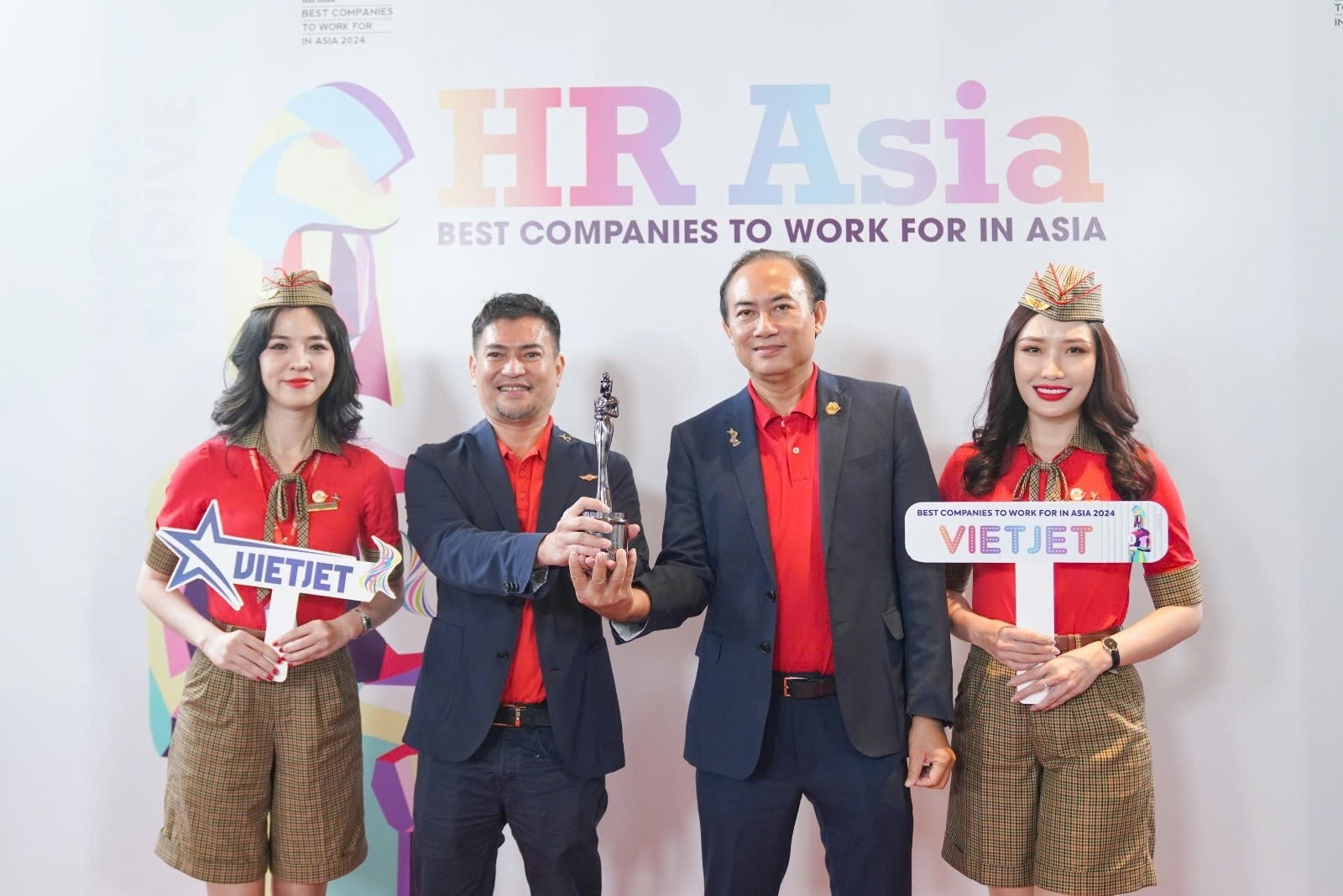 Kh&ocirc;ng kh&iacute; rộn r&agrave;ng c&oacute; 1-0-2 tại ng&agrave;y hội tuyển dụng lớn nhất Vietjet năm 2024- Ảnh 16.
