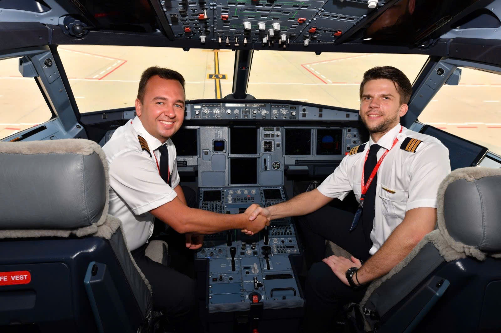 Kh&ocirc;ng kh&iacute; rộn r&agrave;ng c&oacute; 1-0-2 tại ng&agrave;y hội tuyển dụng lớn nhất Vietjet năm 2024- Ảnh 18.