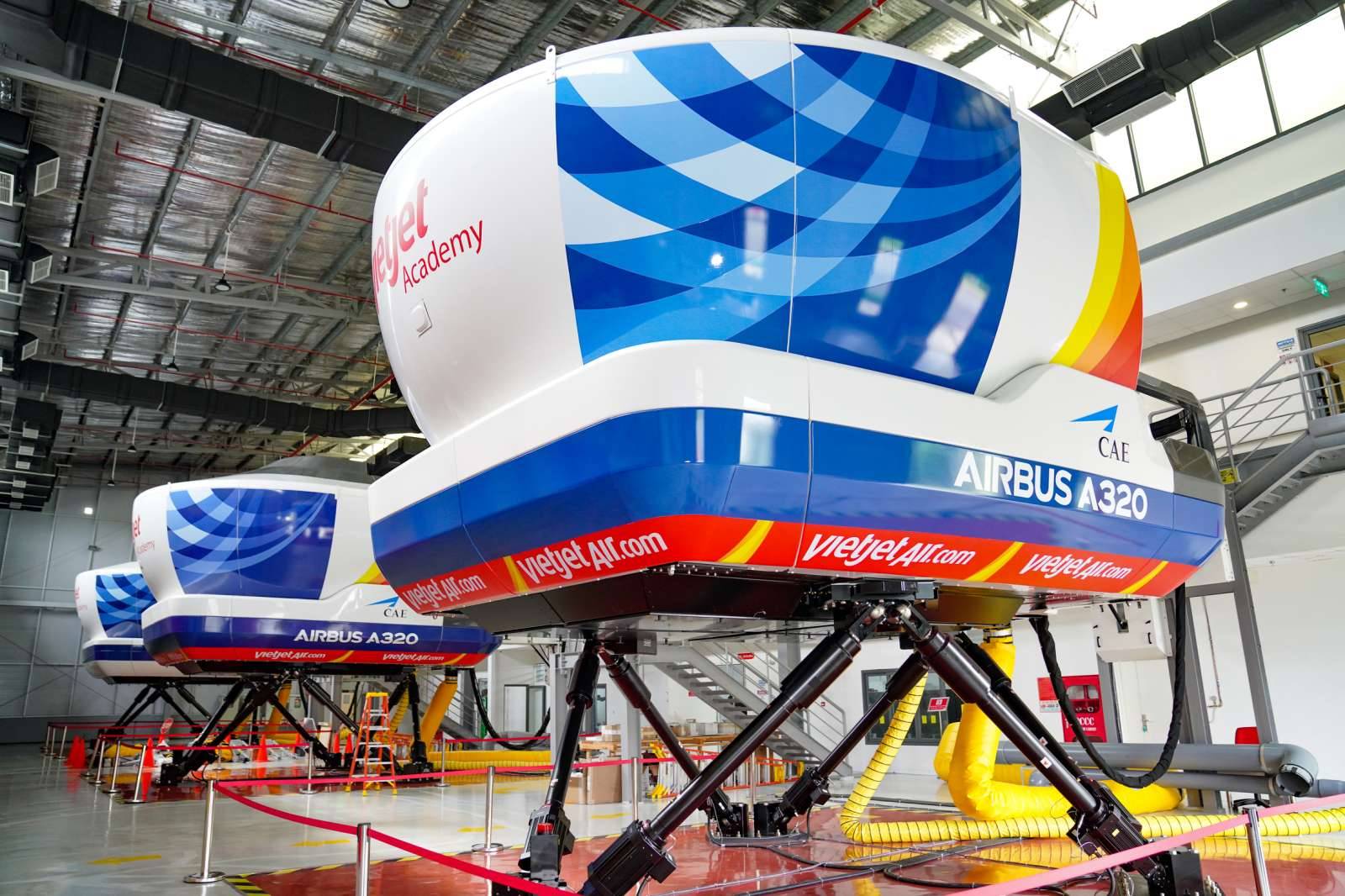 Kh&ocirc;ng kh&iacute; rộn r&agrave;ng c&oacute; 1-0-2 tại ng&agrave;y hội tuyển dụng lớn nhất Vietjet năm 2024- Ảnh 19.